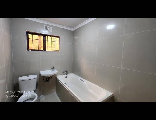 4 BEDROOM FREESTANDING FOR SALE IN ALLANDALE